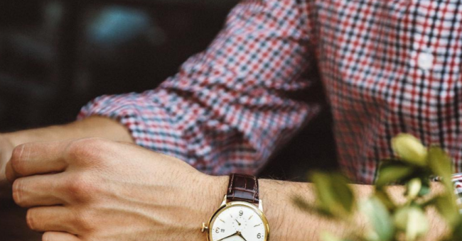 Cách chọn đồng hồ đeo tay cho nam giới tuổi trung niên