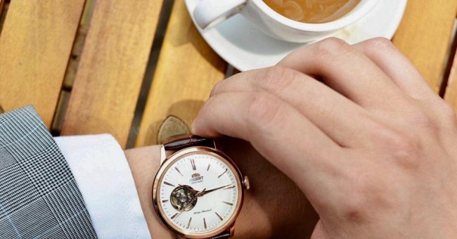 Ký hiệu thường gặp trên đồng hồ đeo tay của bạn