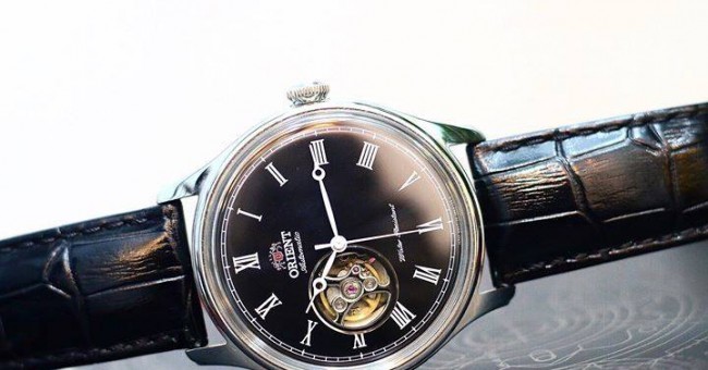 Đồng hồ Orient FAG00003B0 sang trọng trên từng đường nét