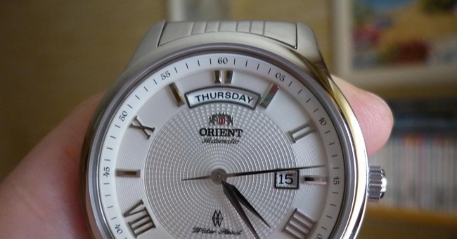 Chia sẻ về đồng hồ Orient SEV0P002WH – tôn lên vẻ sang trọng cho chủ nhân