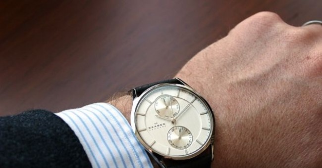Đồng hồ nam siêu mỏng – sức hấp dẫn không thể chối từ