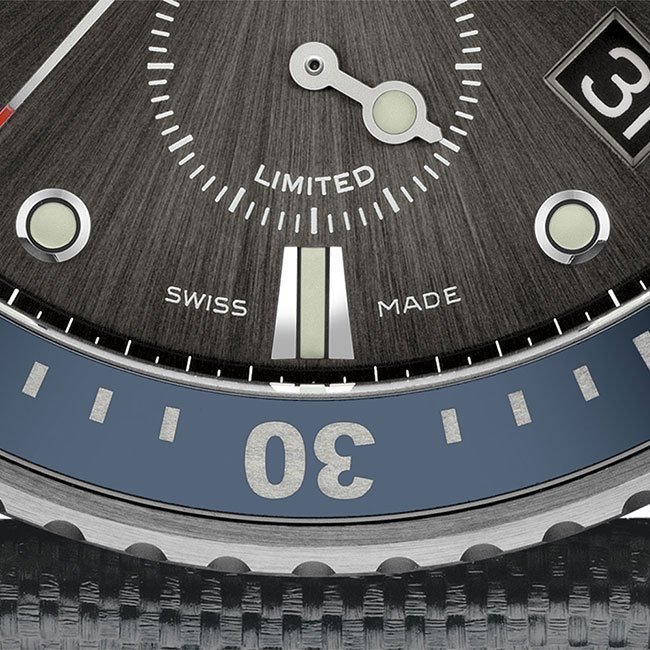 Swiss Made: Đây là dòng chữ thường được nhìn thấy từ những sản phẩm đồng hồ được sản xuất tại Thụy Sĩ