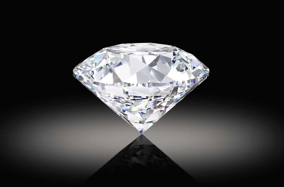 Kim cương là một dạng đặc thù của cacbon