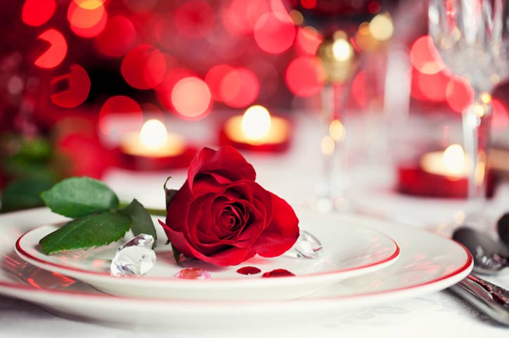 1 bó hoa hồng đỏ thắm lại là 1 trong những món quà không nên tặng cho người yêu