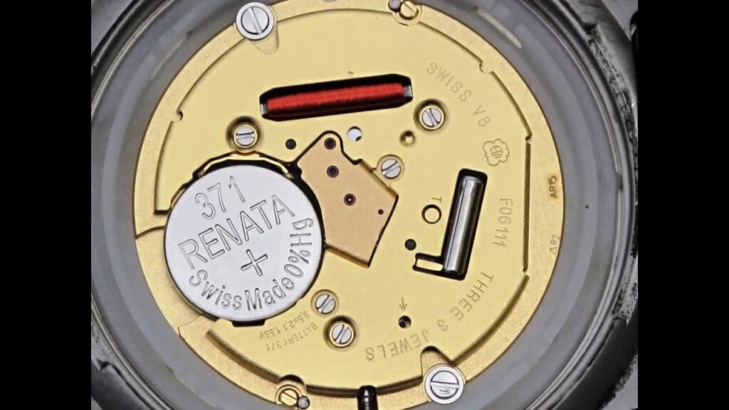 Có nên tự thay pin đồng hồ Tissot tại nhà hay không? Sau bao lâu cần thay pin đồng hồ? 2