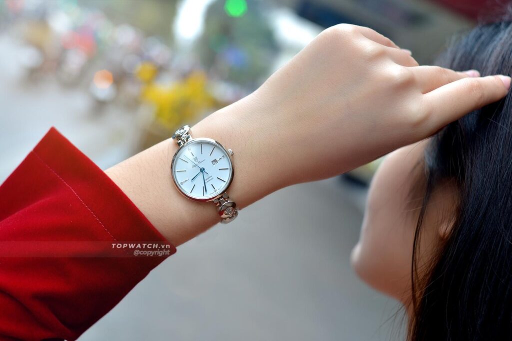 Đồng hồ gucci nữ dạng lắc - không đơn thuần là đồng hồ mà là phụ kiện thời trang đẳng cấp 4