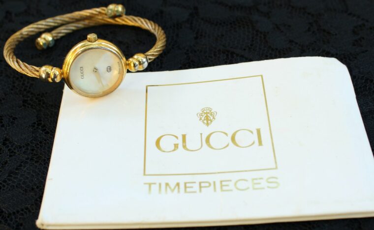 Đồng hồ Gucci nữ giá bao nhiêu? Có nên mua đồng hồ Gucci nữ không?