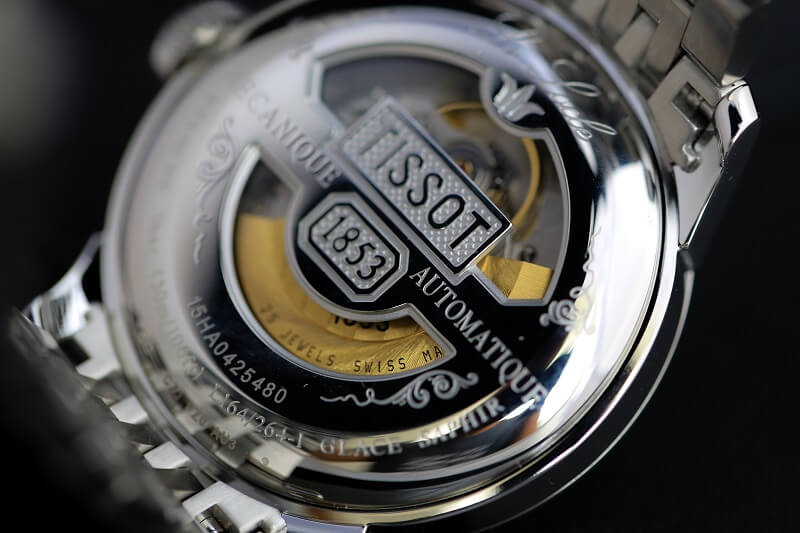 Đồng hồ Swiss Movt vẫn mang các chức năng của đồng hồ Thụy Sĩ nên có chất lượng cực kì đảm bảo