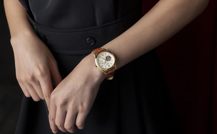 Mách nhỏ các bạn nữ: Nữ cổ tay to nên đeo đồng hồ gì?