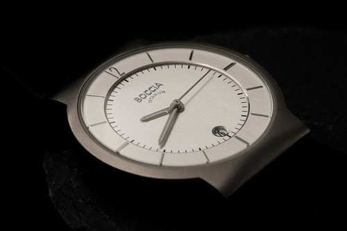 Thiết kế đẹp mắt của đồng hồ Titanium