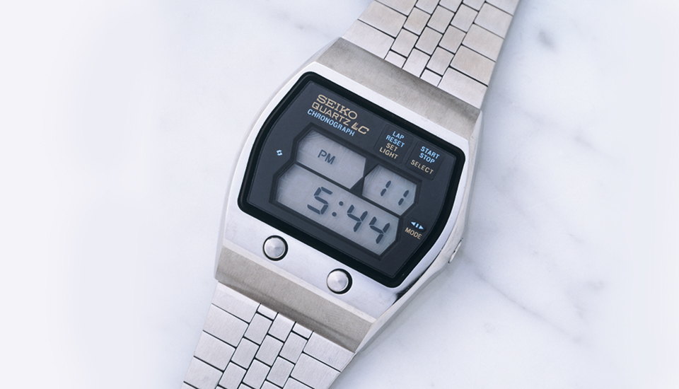 Năm 1973, đồng hồ điện tử kỹ thuật số hiển thị 6 ký tự với bộ máy Cal. 0614 đầu tiên trên thế giới được ra mắt vào tháng 10.