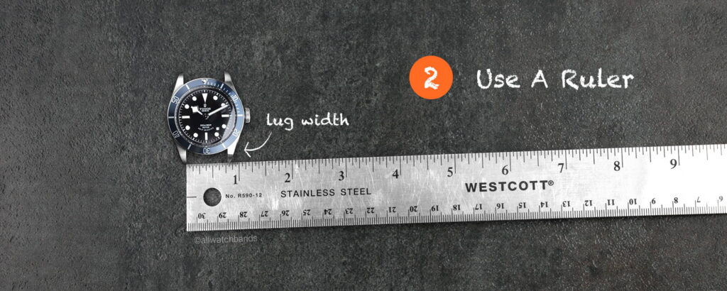 Sử dụng thước kẻ thẳng - Cách đơn giản, dễ làm để xác định size dây đồng hồ