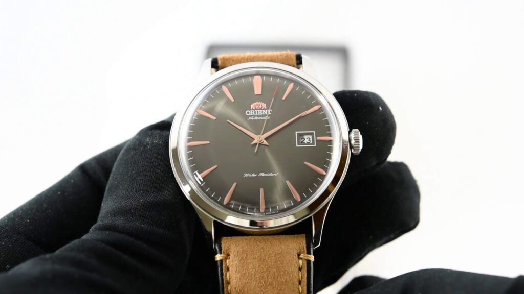 Đồng hồ Orient Bambino Gen 4 được chế tác với chất liệu cao cấp