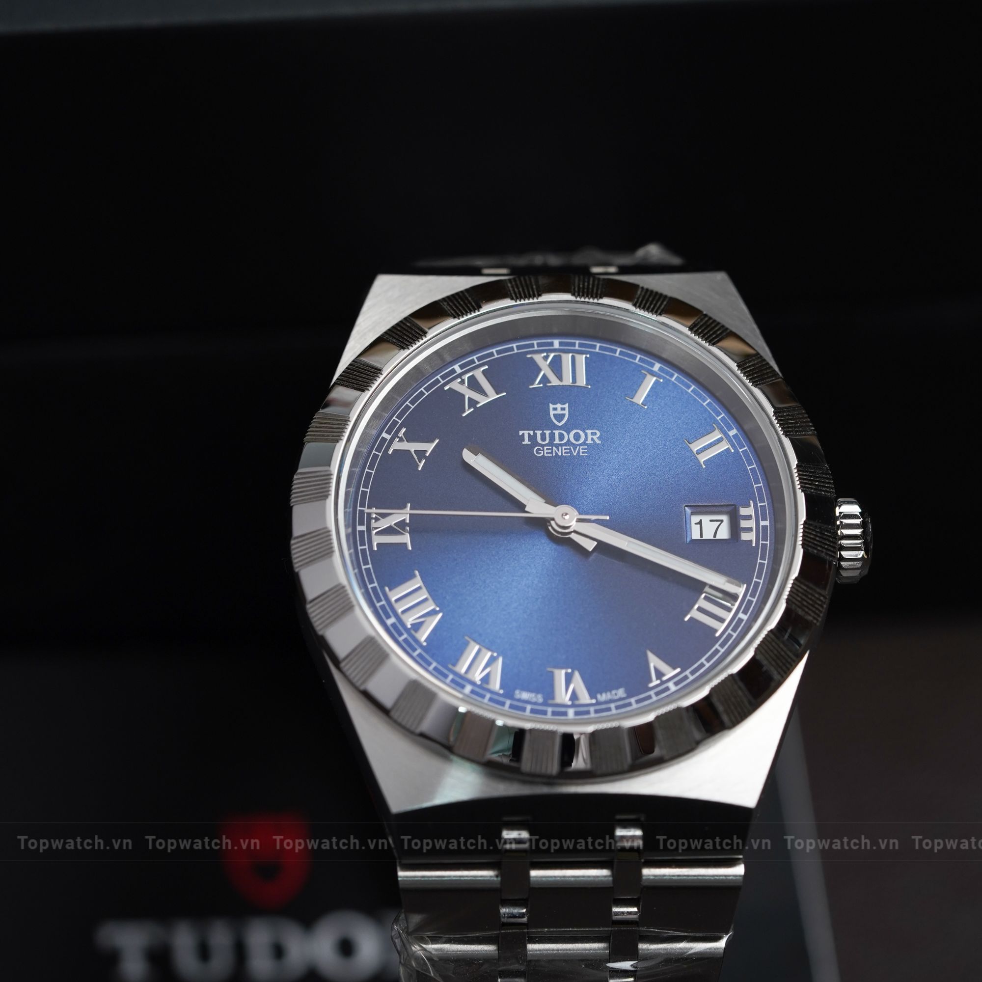 Đồng hồ Tudor Royal M28500-0005