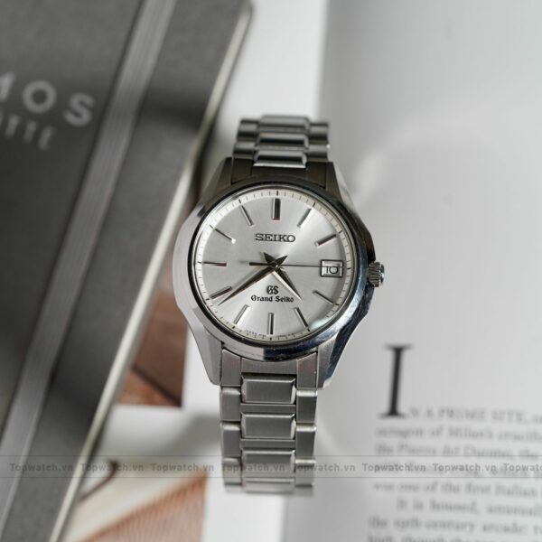 dong ho grand seiko 9F82 0A10 SBGV001 1