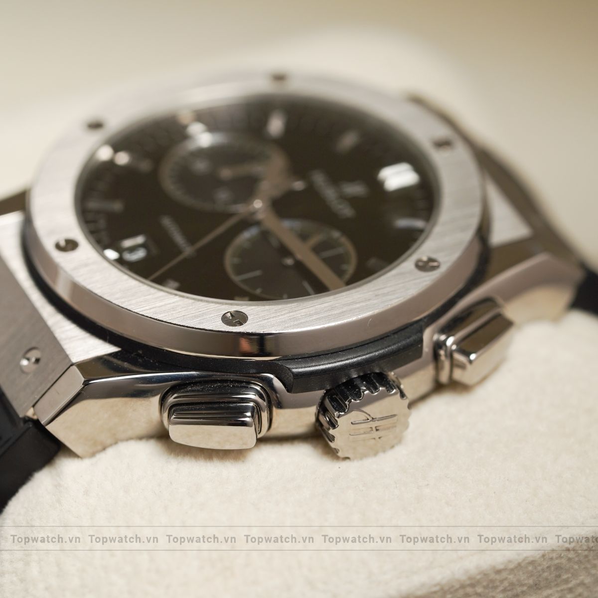 Đồng hồ Hublot Classic Fusion Chronograph Titanium 541.NX.1171.LR