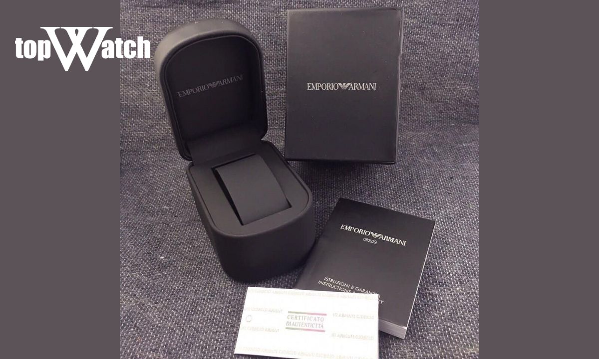 Kiểm tra hộp đựng Emporio Armani