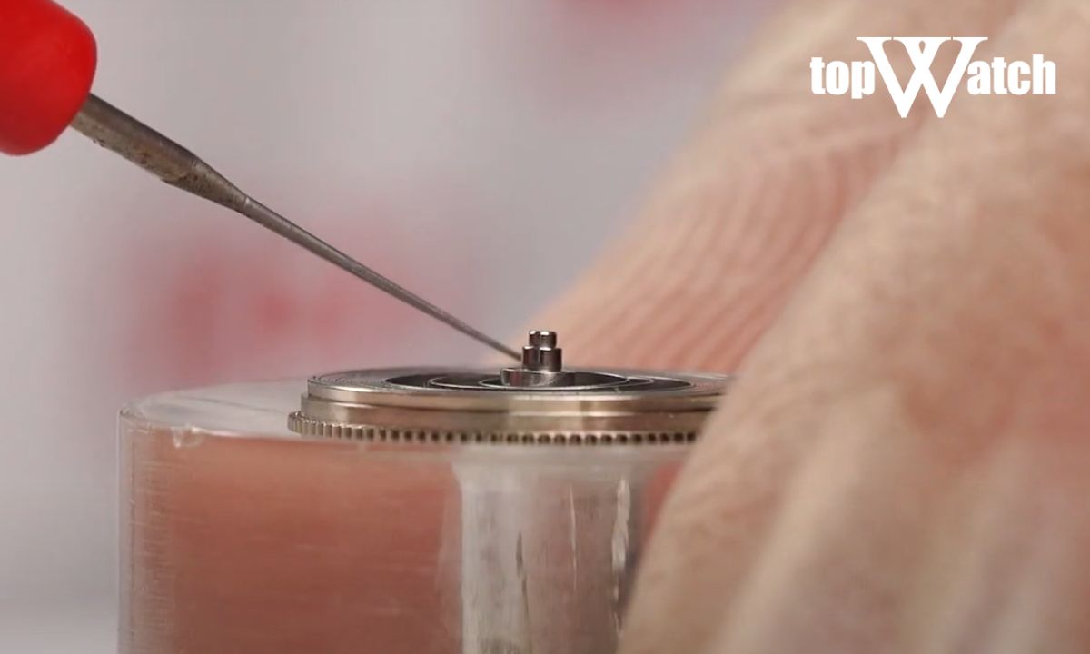 Bảo dưỡng định kỳ giúp đồng hồ vận hành ổn định và bền bỉ theo thời gian