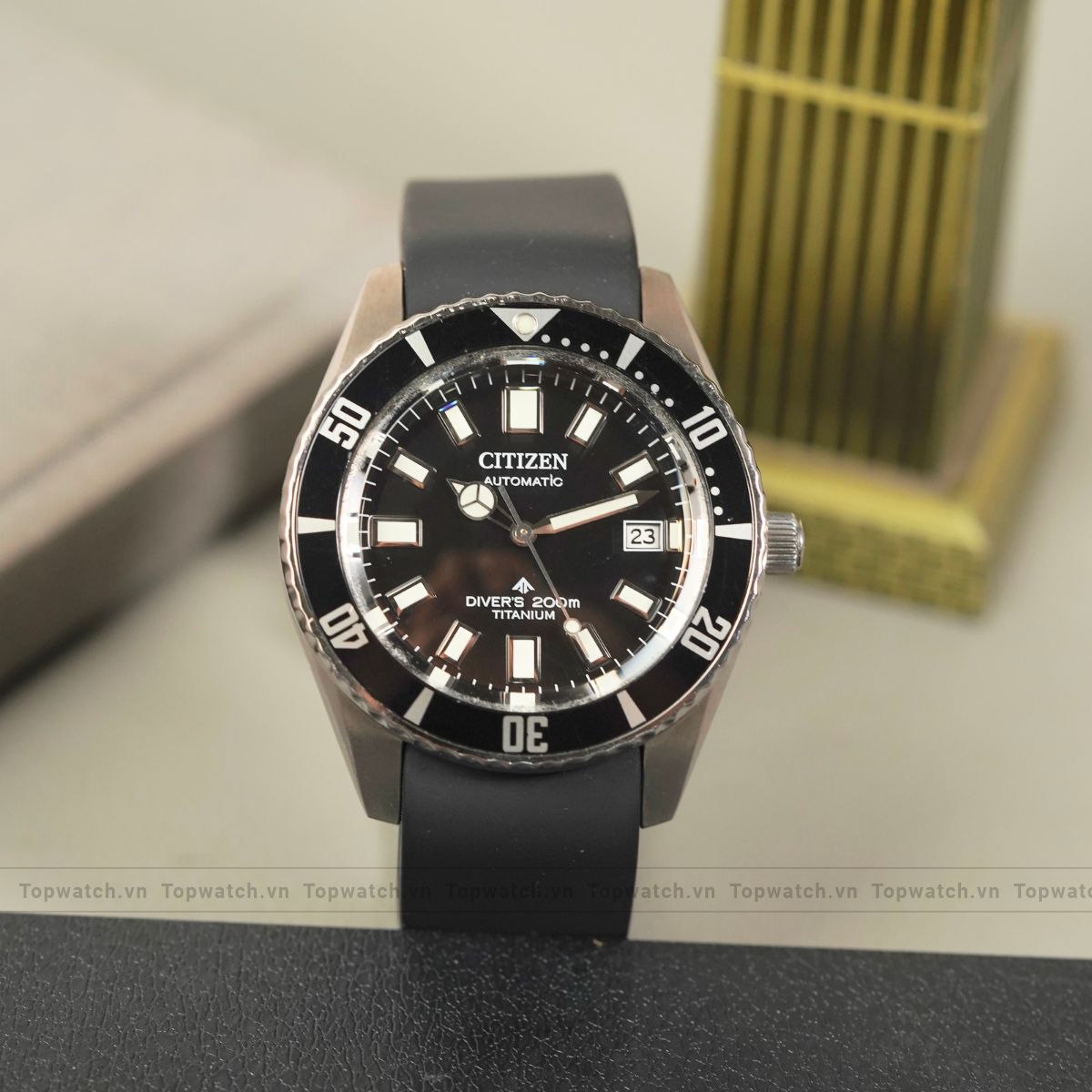 Đồng hồ CITIZEN NB6021-17E Đồng hồ CITIZEN NB6021-17E