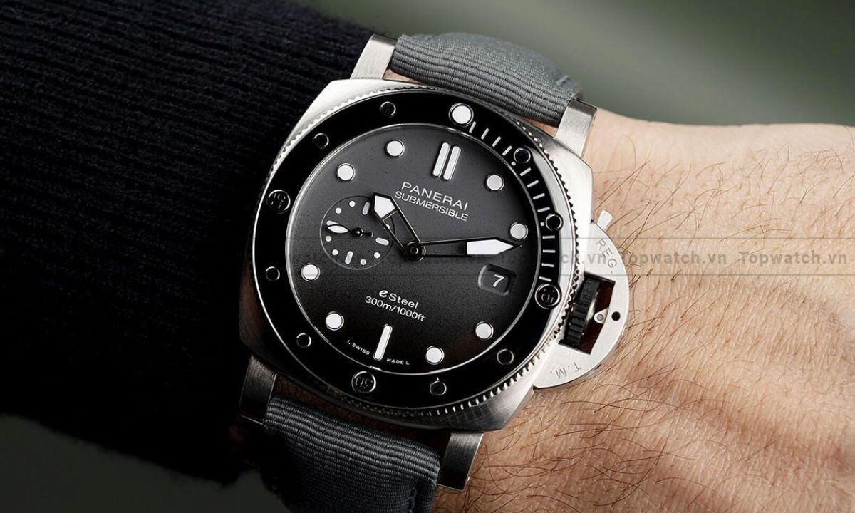 Đồng hồ lặn - Panerai Submersible