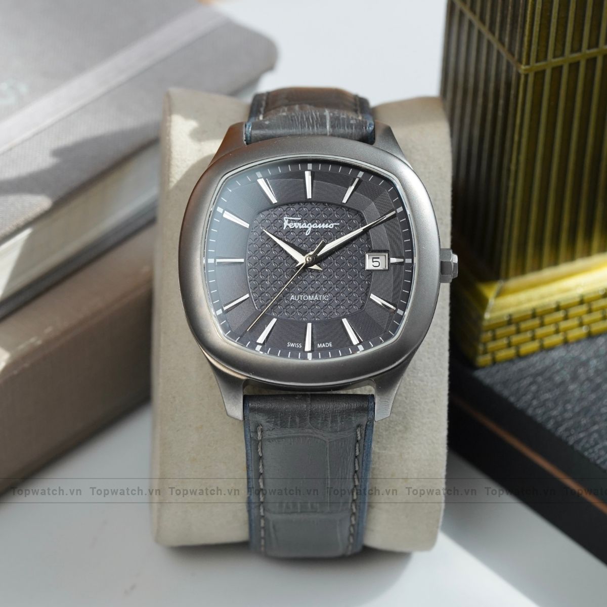 Đồng hồ Ferragamo Time 41mm FFW060017 Đồng hồ Ferragamo Time 41mm FFW060017