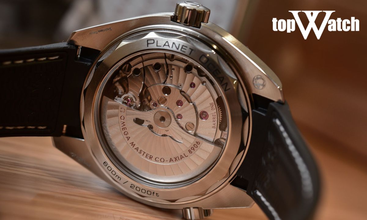 Chronometer là gì? Tiêu chí để đồng hồ đạt chứng nhận COSC Bộ máy Omega Calibre 8900
