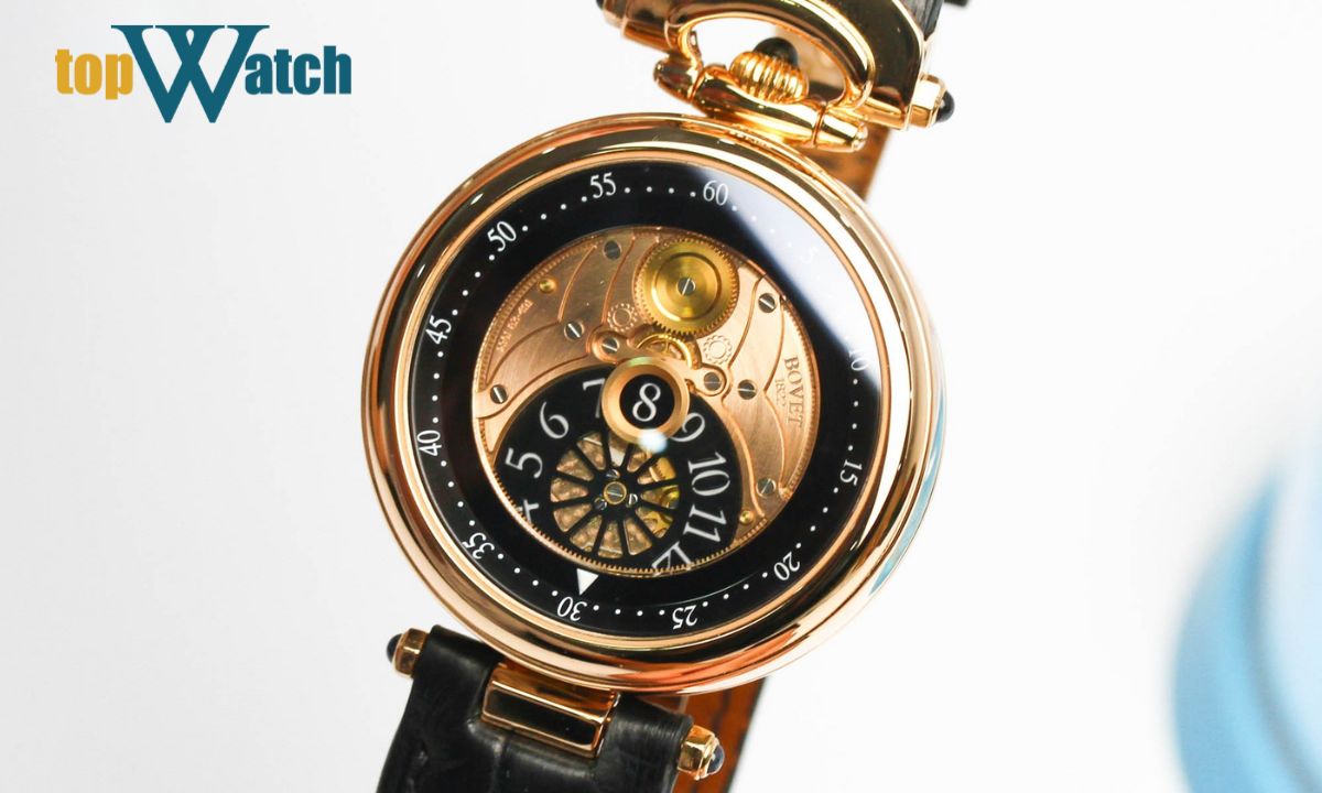 đánh bóng dây đồng hồ gần dây