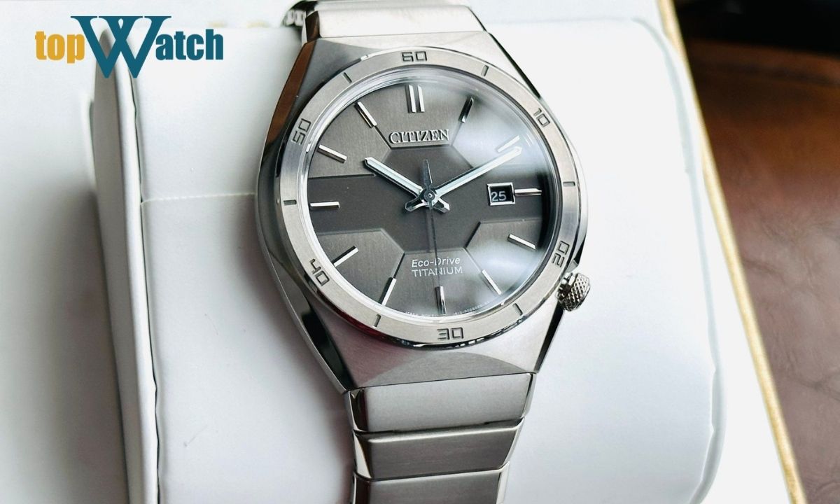 đồng hồ titanium là gì