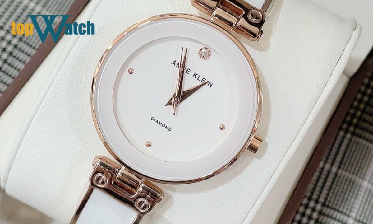 Đồng hồ Anne Klein của nước nào? Giá bán bao nhiêu? Đồng hồ Anne Klein AK/1980WTRG