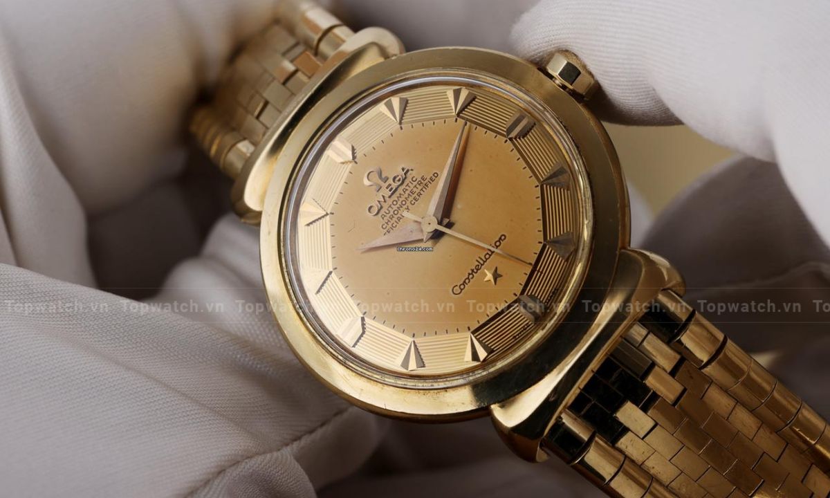 Danh sách 15 mẫu đồng hồ Omega cổ đáng tiền, được săn đón Đồng hồ Omega Constellation Grand Luxe Ref. 2930 (1950s)