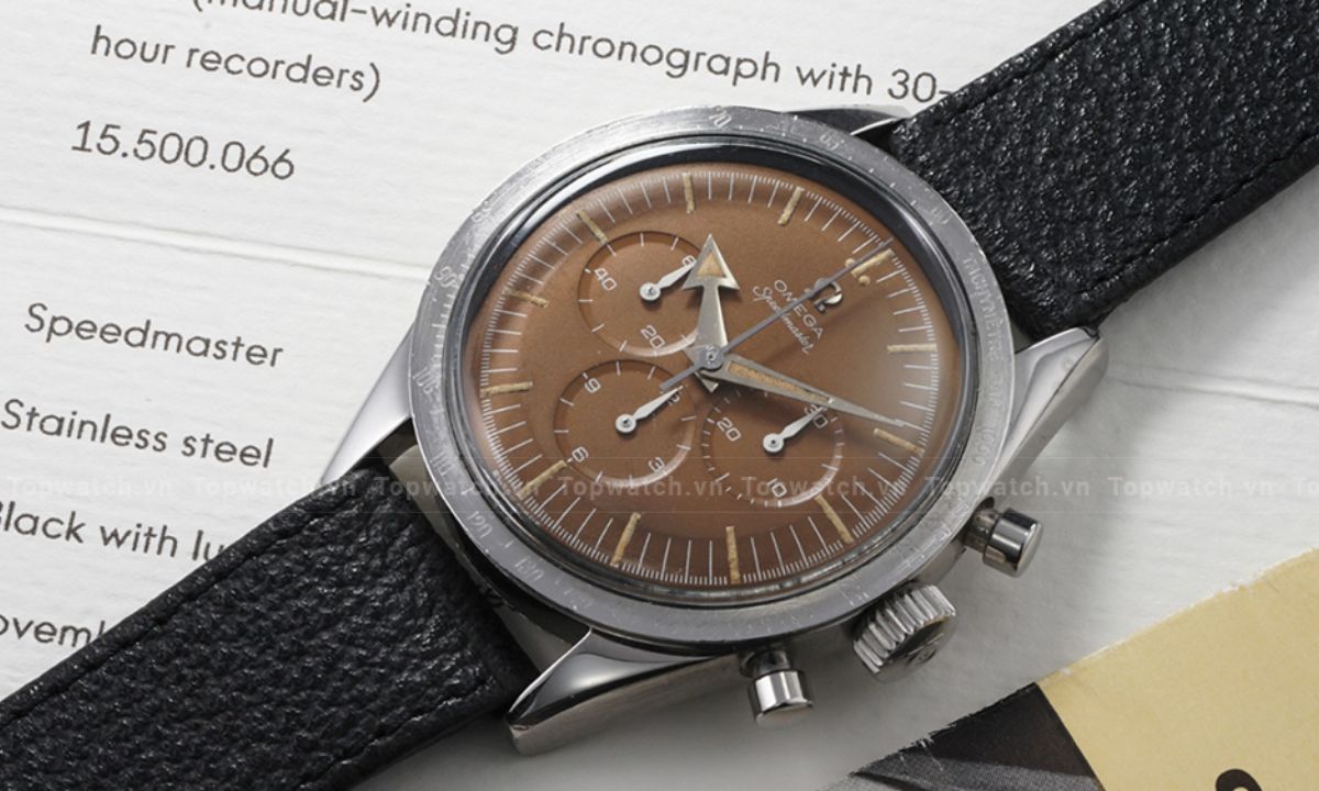 Danh sách 15 mẫu đồng hồ Omega cổ đáng tiền, được săn đón Đồng hồ Omega Speedmaster Ref. 2915-1 (1957)