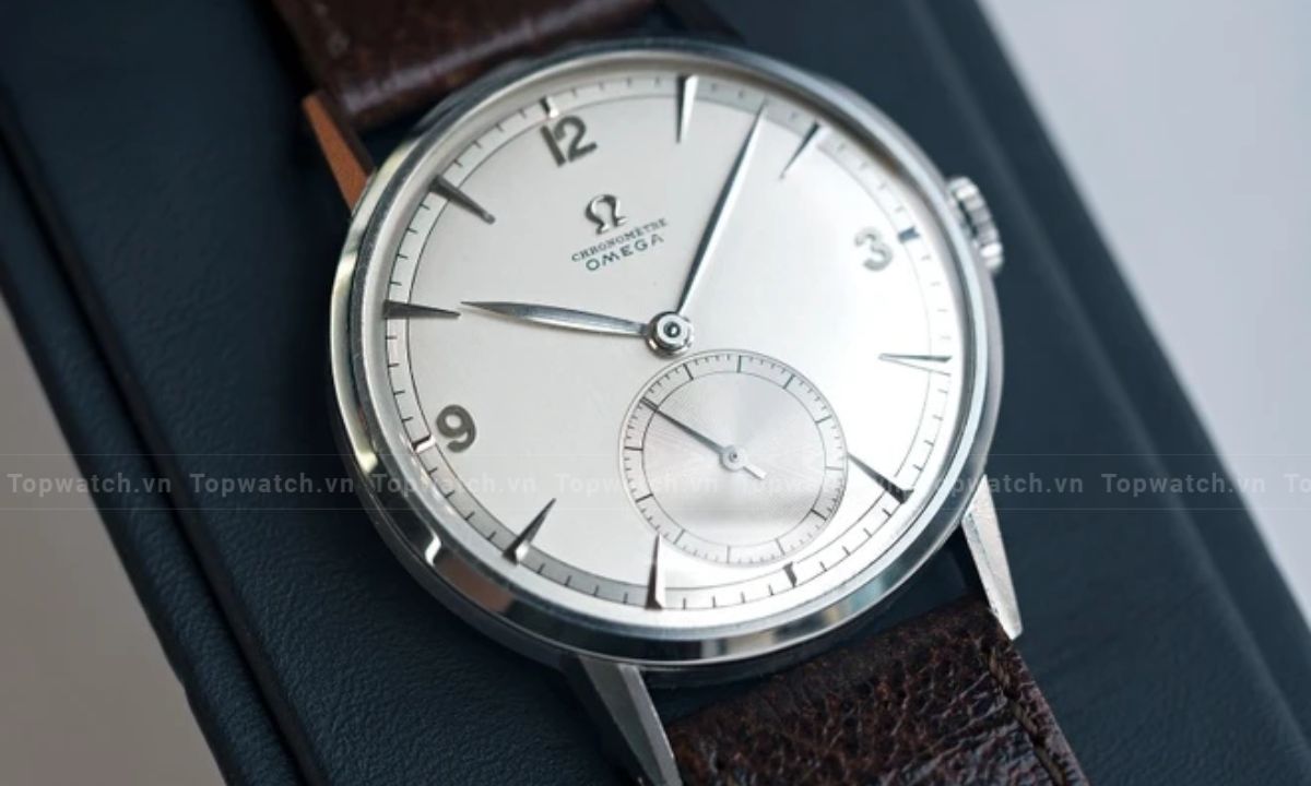 Danh sách 15 mẫu đồng hồ Omega cổ đáng tiền, được săn đón Đồng hồ Omega Tourbillon Chronometer (1947)