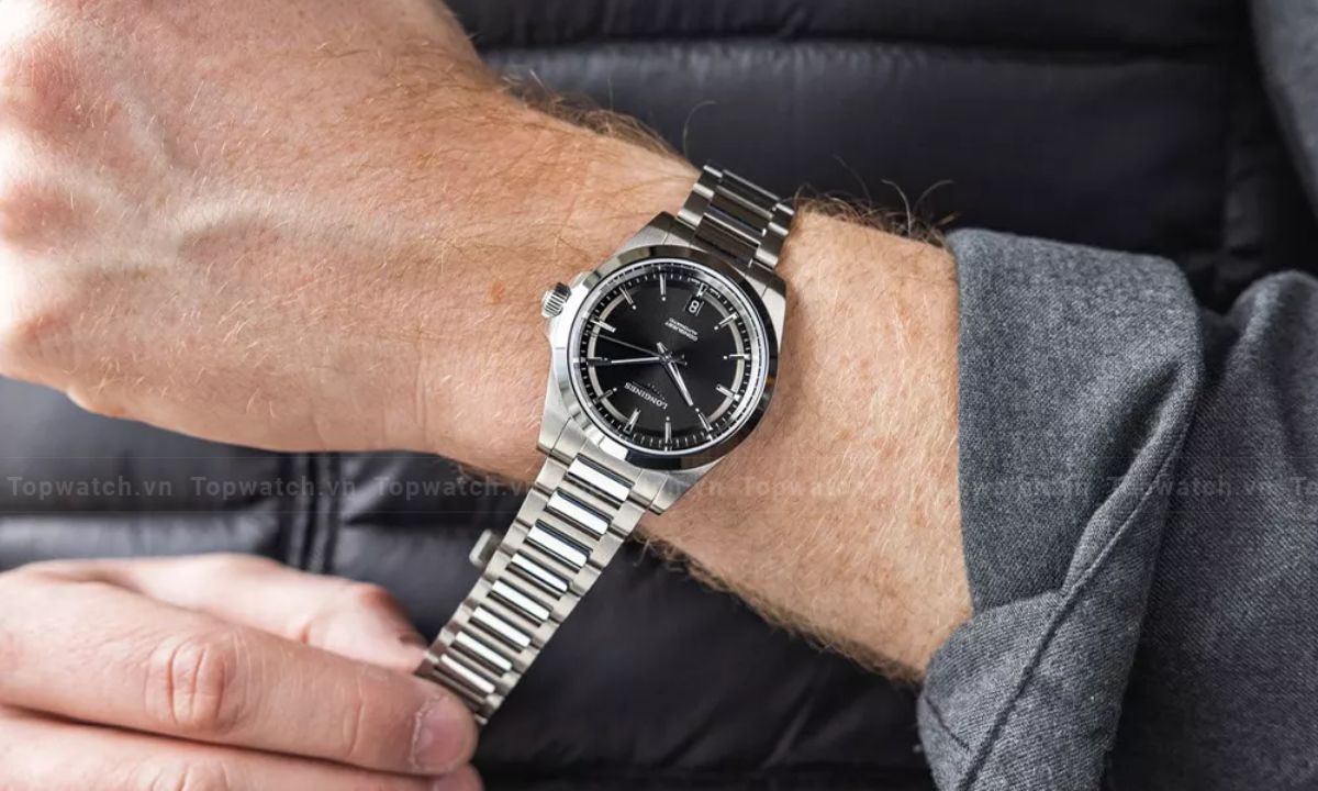 Đồng hồ Longines Conquest L3.720.4.52.6
