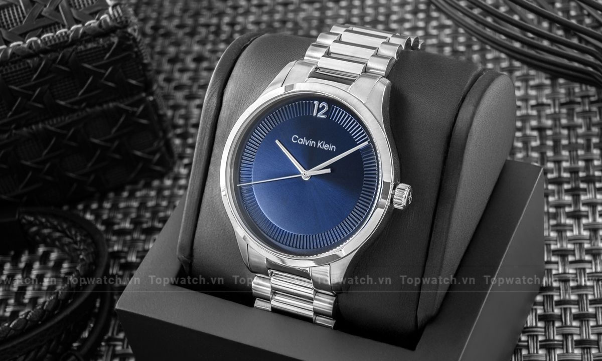 Đồng hồ Calvin Klein của nước nào? Mỹ hay Thụy Sĩ? Đồng hồ Calvin Klein ICONIC 25200225 ra mắt vào năm 2022