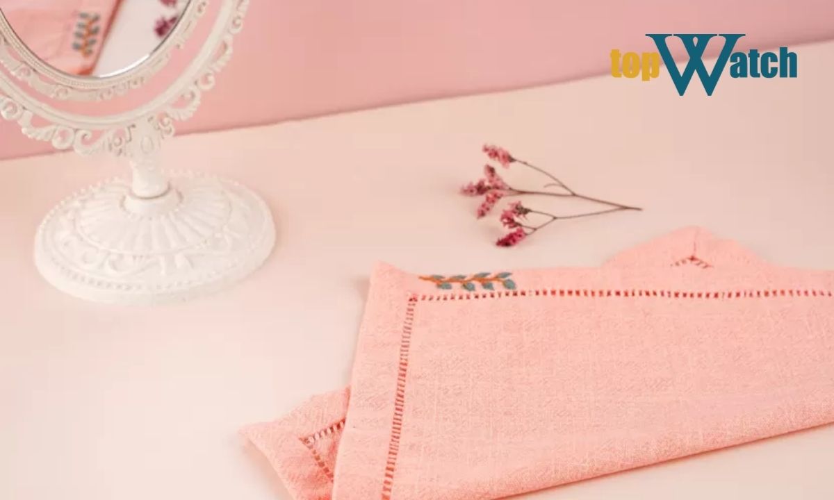 Top 15 các món quà không nên tặng người yêu và lý do cần cân nhắc Khăn tay gắn liền với ý nghĩa buồn