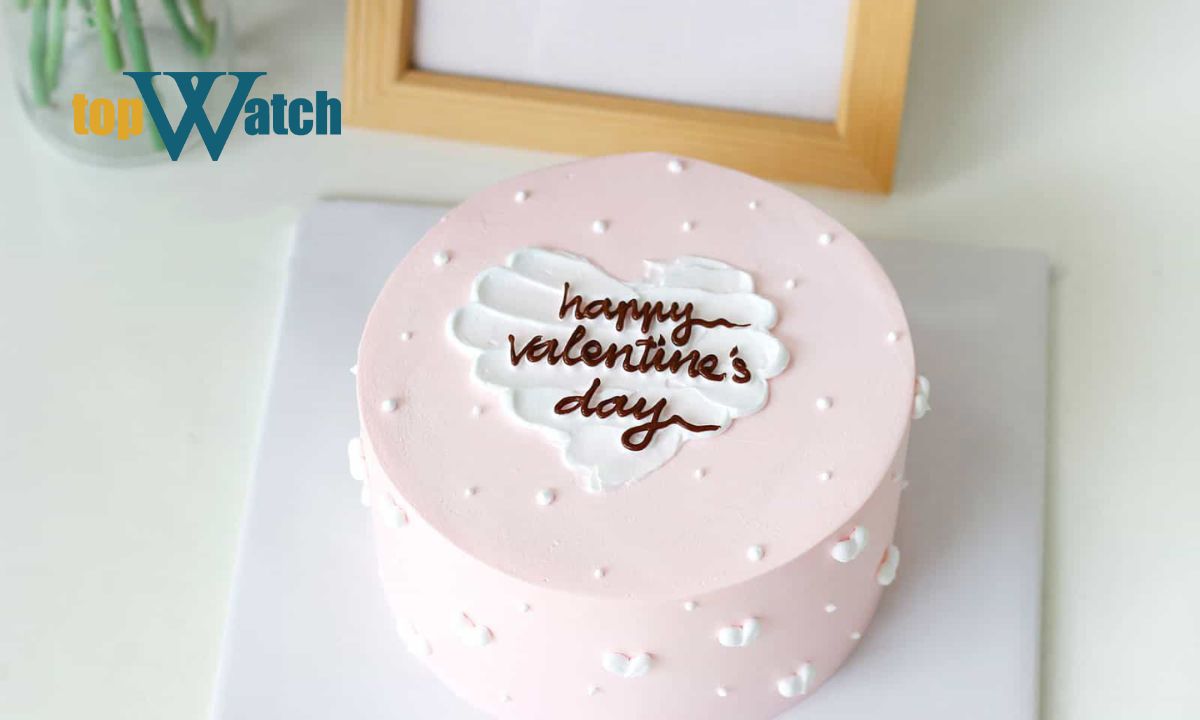 Bánh kem Valentine hồng ngọt ngào gửi lời yêu thương đến người đặc biệt