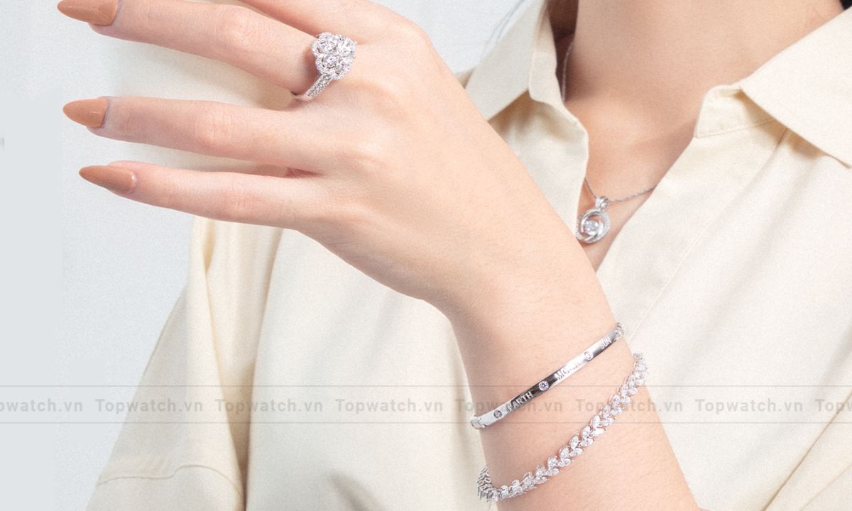 30+ món quà Valentine cho người yêu ý nghĩa, tinh tế và độc đáo Trang sức vàng trắng cho nữ